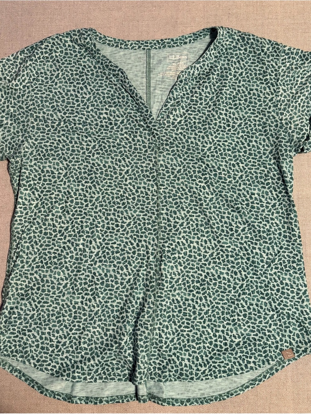 L.L. Bean Teal Green Printed V-Neck Short Sleeve Tee